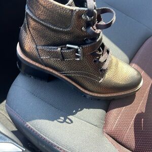 Size 7 new naturalizer boots